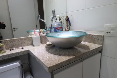 Apartamento à venda com 65m², 2 quartos e 1 vagaBanheiro da Suíte