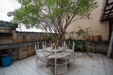 Casa à venda com 250m², 3 quartos e 5 vagasQuintal