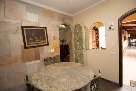 Casa à venda com 250m², 3 quartos e 5 vagasCopa