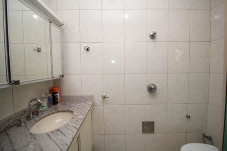 Casa à venda com 250m², 3 quartos e 5 vagasBanheiro Social