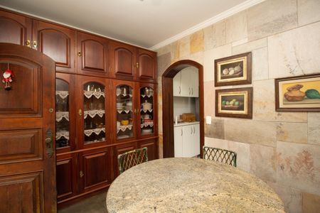 Casa à venda com 250m², 3 quartos e 5 vagasCopa