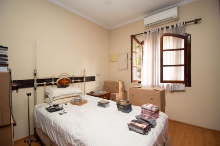 Casa à venda com 250m², 3 quartos e 5 vagasQuarto 1 - Suíte