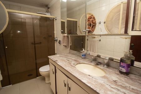 Casa à venda com 250m², 3 quartos e 5 vagasBanheiro da Suíte