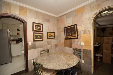 Casa à venda com 250m², 3 quartos e 5 vagasCopa