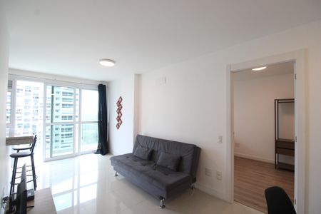 Sala de apartamento à venda com 2 quartos, 77m² em Barra Olímpica, Rio de Janeiro