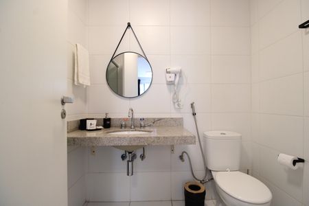 Apartamento à venda com 77m², 2 quartos e 1 vagaBanheiro da suíte 1