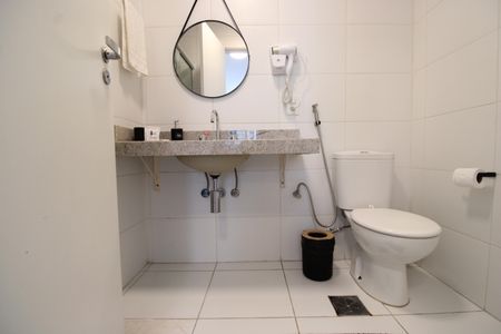 Apartamento à venda com 77m², 2 quartos e 1 vagaBanheiro da suíte 1