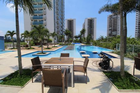 Apartamento à venda com 77m², 2 quartos e 1 vagaÁrea comum - Piscina