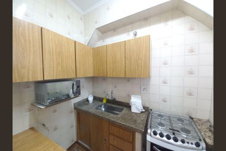 Cozinha de apartamento para alugar com 1 quarto, 30m² em Centro, São Vicente