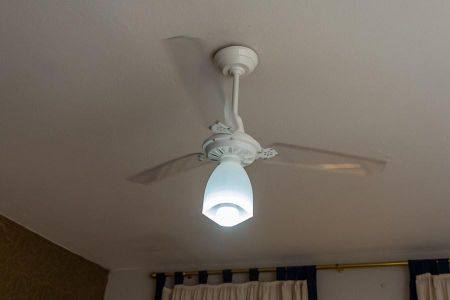 Casa para alugar com 110m², 2 quartos e 3 vagas Casa para alugar com 110m², 2 quartos e 3 vagasDetalhe quarto 2-Ventilador de teto