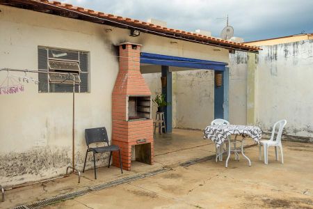 Casa para alugar com 110m², 2 quartos e 3 vagasDetalhe Quintal -Churrsqueira
