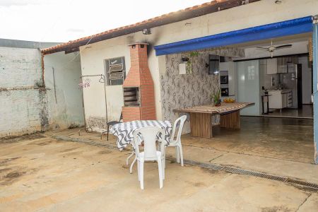 Casa para alugar com 110m², 2 quartos e 3 vagas Casa para alugar com 110m², 2 quartos e 3 vagasQuintal