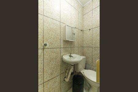 Banheiro de kitnet/studio para alugar com 1 quarto, 16m² em Vila Aricanduva, São Paulo