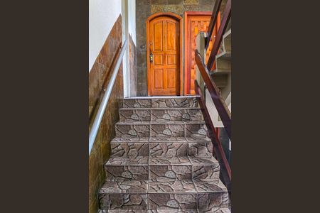 Apartamento para alugar com 60m², 2 quartos e 1 vagaEscada