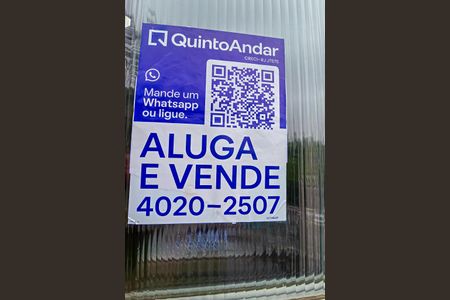 Apartamento para alugar com 60m², 2 quartos e 1 vagaFachada do bloco com placa
