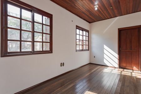 Sala de casa para alugar com 3 quartos, 130m² em Navegantes, Porto Alegre