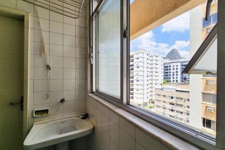 Apartamento para alugar com 123m², 3 quartos e 2 vagas Apartamento para alugar com 123m², 3 quartos e 2 vagasÁrea de Serviço