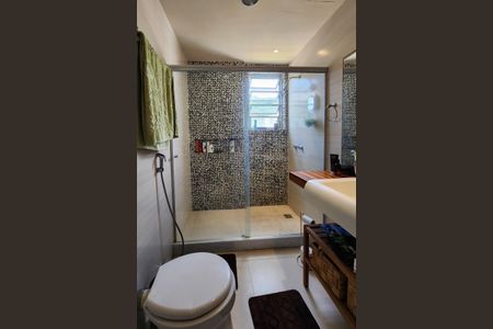 Apartamento para alugar com 123m², 3 quartos e 2 vagas Apartamento para alugar com 123m², 3 quartos e 2 vagasBanheiro da Suíte