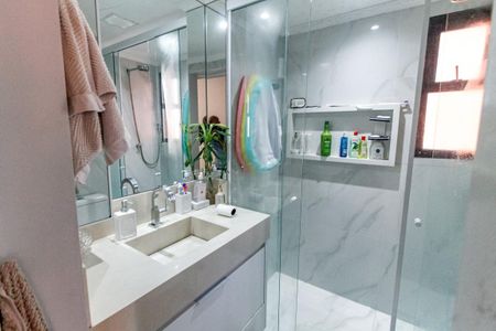 Apartamento à venda com 96m², 3 quartos e 2 vagasBanheiro da Suíte