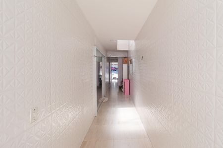 Casa à venda com 115m², 2 quartos e 2 vagasCorredor