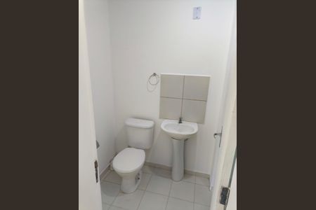 Banheiro de apartamento para alugar com 2 quartos, 56m² em Serraria, São José
