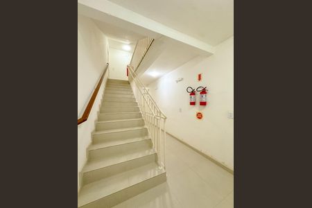 Apartamento para alugar com 56m², 2 quartos e 1 vagaEscada