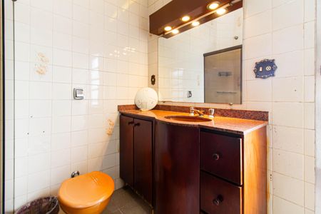 Casa à venda com 90m², 3 quartos e sem vaga Casa à venda com 90m², 3 quartos e sem vagaBanheiro