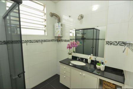 Apartamento para alugar com 89m², 2 quartos e 1 vaga Apartamento para alugar com 89m², 2 quartos e 1 vagaBanheiro