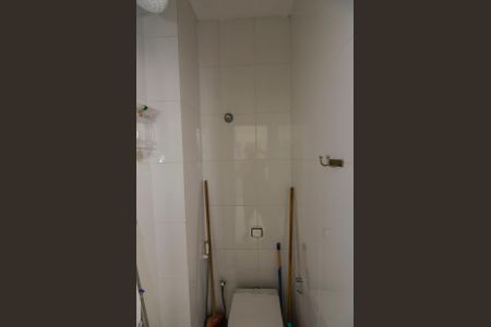 Apartamento para alugar com 89m², 2 quartos e 1 vaga Apartamento para alugar com 89m², 2 quartos e 1 vagaBanheiro de Serviço