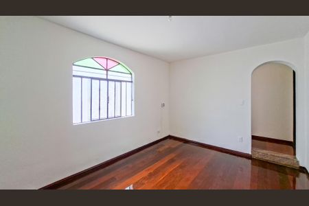 Casa para alugar com 5 quartos, 155m² em Pompéia, Belo Horizonte