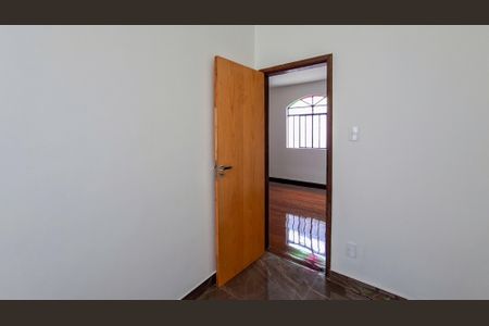 Casa para alugar com 5 quartos, 155m² em Pompéia, Belo Horizonte