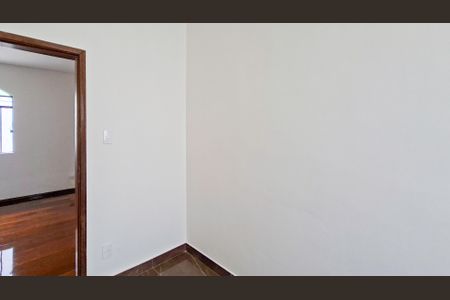 Casa para alugar com 5 quartos, 155m² em Pompéia, Belo Horizonte