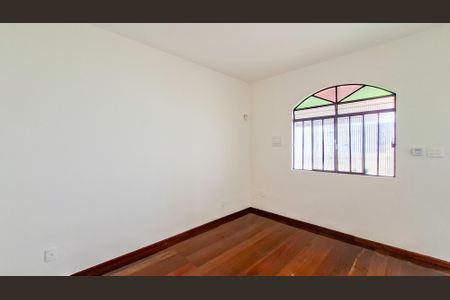 Casa para alugar com 5 quartos, 155m² em Pompéia, Belo Horizonte