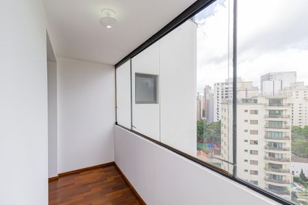 Apartamento à venda com 600m², 6 quartos e 7 vagasVaranda da Suíte 1