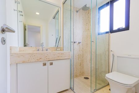 Apartamento à venda com 600m², 6 quartos e 7 vagasBanheiro da Suíte 2