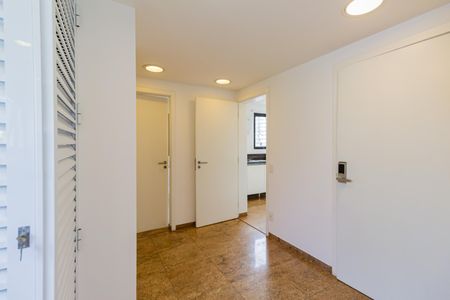 Apartamento à venda com 600m², 6 quartos e 7 vagasÁrea de Serviço