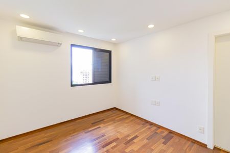 Apartamento à venda com 600m², 6 quartos e 7 vagasSuíte 3