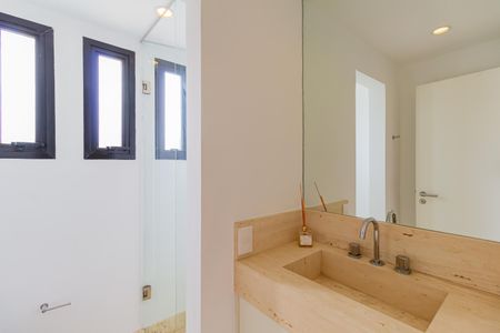 Apartamento à venda com 600m², 6 quartos e 7 vagasBanheiro