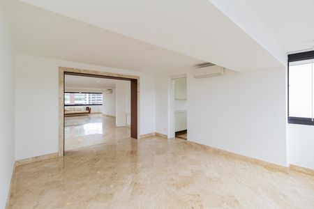 Apartamento à venda com 600m², 6 quartos e 7 vagasSala 2