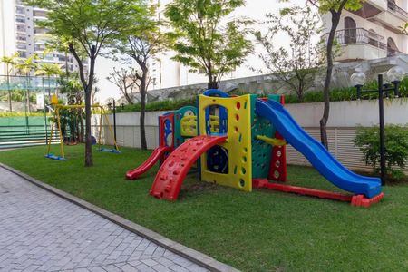 Apartamento à venda com 600m², 6 quartos e 7 vagasÁrea comum - Playground