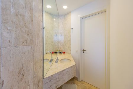 Apartamento à venda com 600m², 6 quartos e 7 vagasLavabo