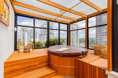 Apartamento à venda com 600m², 6 quartos e 7 vagasTerraço