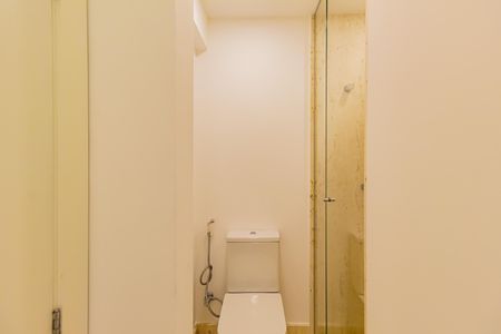 Apartamento à venda com 600m², 6 quartos e 7 vagasBanheiro da Suíte 3