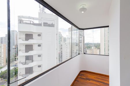 Apartamento à venda com 600m², 6 quartos e 7 vagasVaranda da Suíte 1