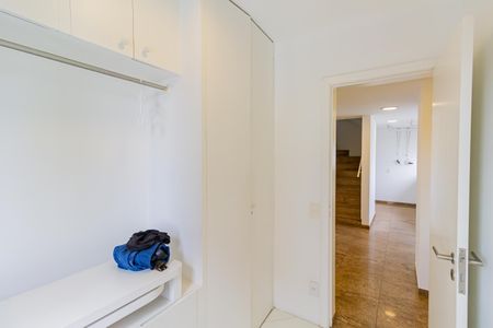 Apartamento à venda com 600m², 6 quartos e 7 vagasQuarto de Serviço 1