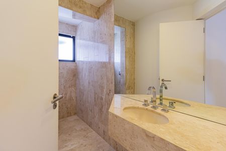 Apartamento à venda com 600m², 6 quartos e 7 vagasLavabo