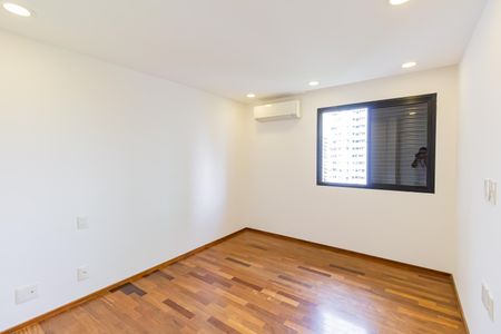 Apartamento à venda com 600m², 6 quartos e 7 vagasSuíte 3