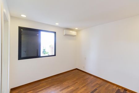 Apartamento à venda com 600m², 6 quartos e 7 vagasSuíte 2