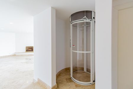 Apartamento à venda com 600m², 6 quartos e 7 vagasDetalhe Sala