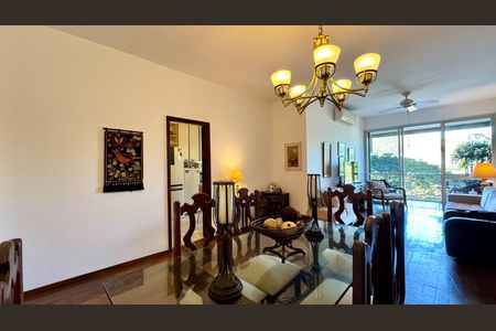 Apartamento à venda com 113m², 2 quartos e 1 vagaSala de jantar